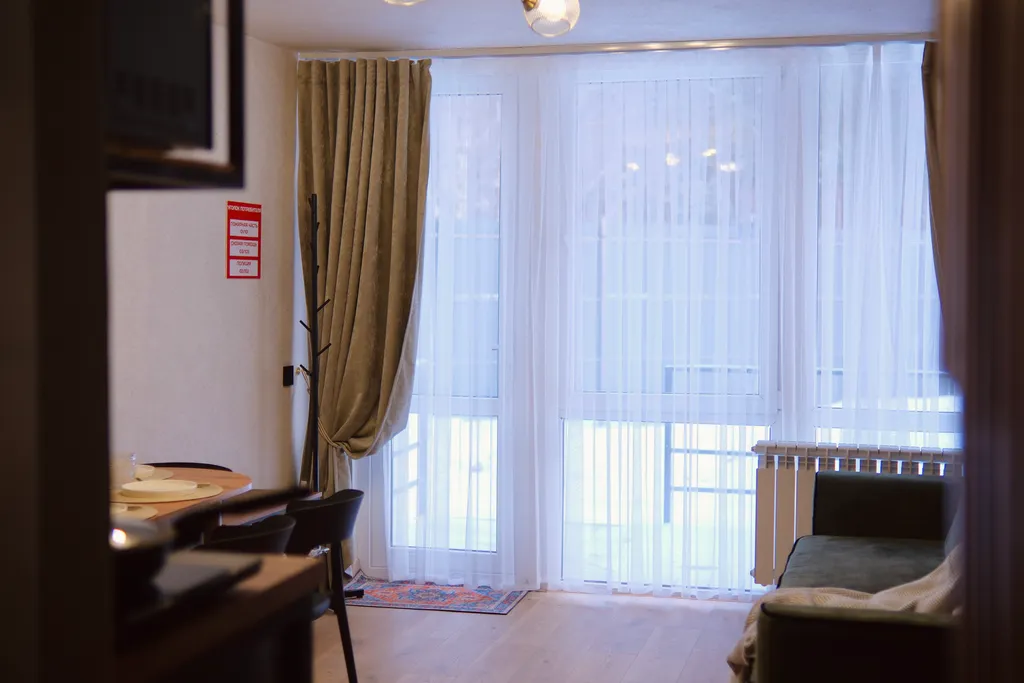 Двухэтажный дом с кухней