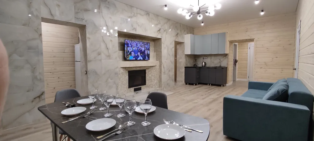 Дом с камином и баней в центре