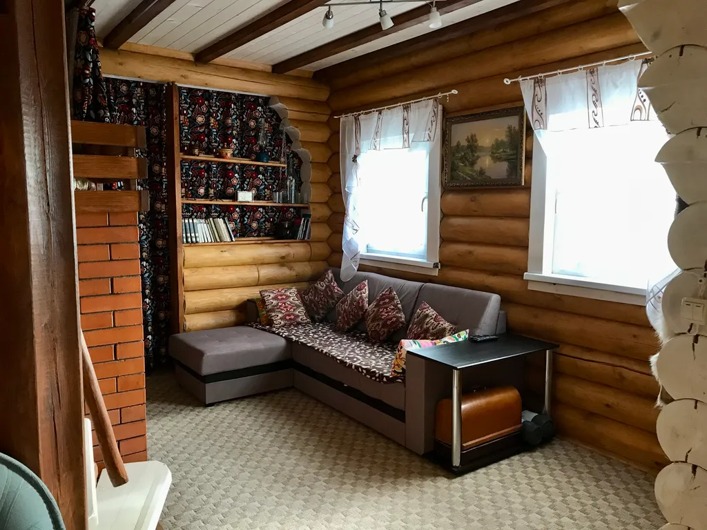 Дом из бревна Терем с сауной в черте города