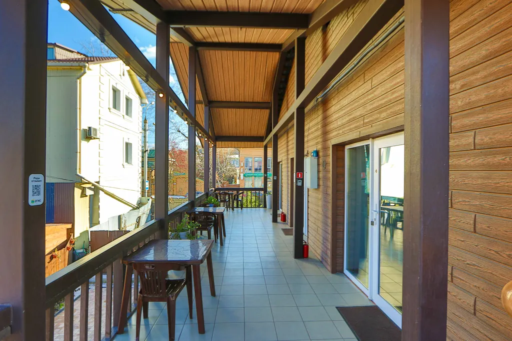 Четырёхместный стандарт с  широкими кроватями на двух уровнях