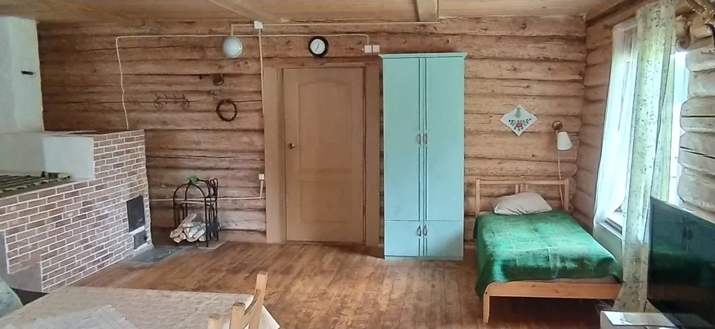 Дом у лесного озера