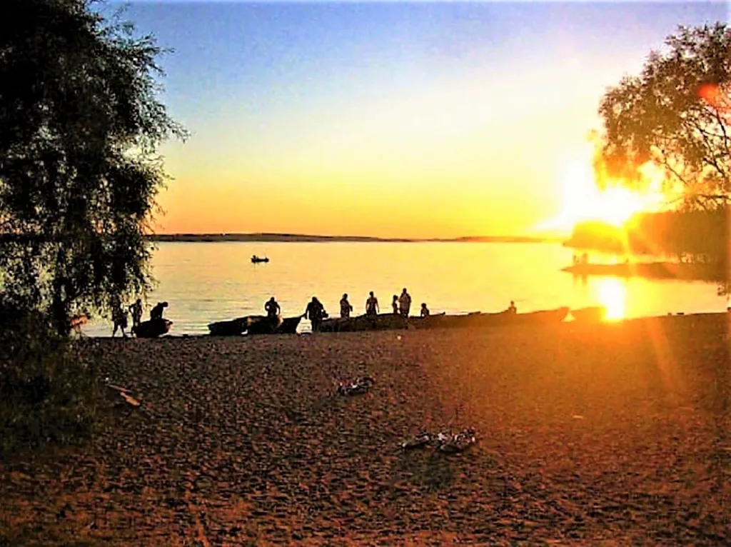 Коттедж Домик в лесу у озера — Турбаза Чайка