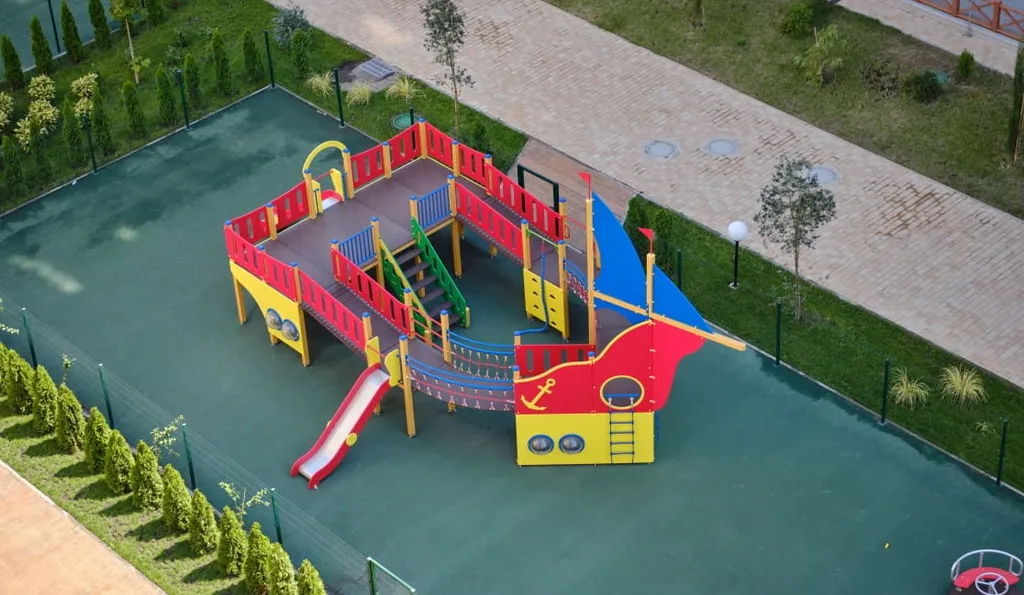 Студия у моря с бассейном на территории. Каравелла 112