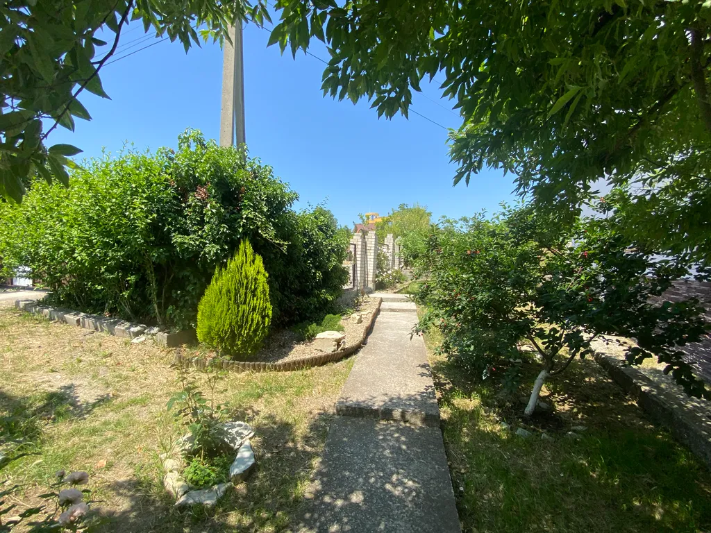 Квартира Квартира В розах и соснах утопает гостевой дом — Геленджик