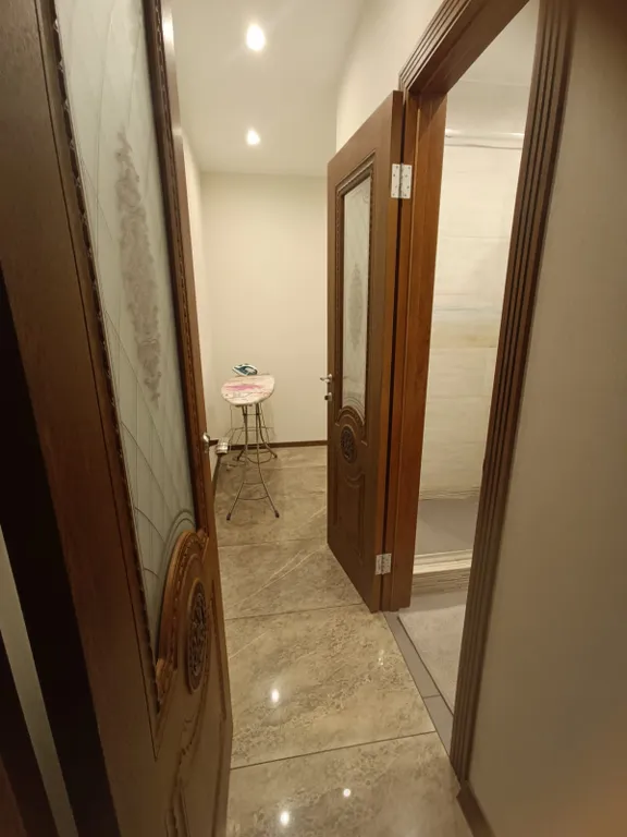 Дом на берегу пруда с камином, чаном и баней для большой компании