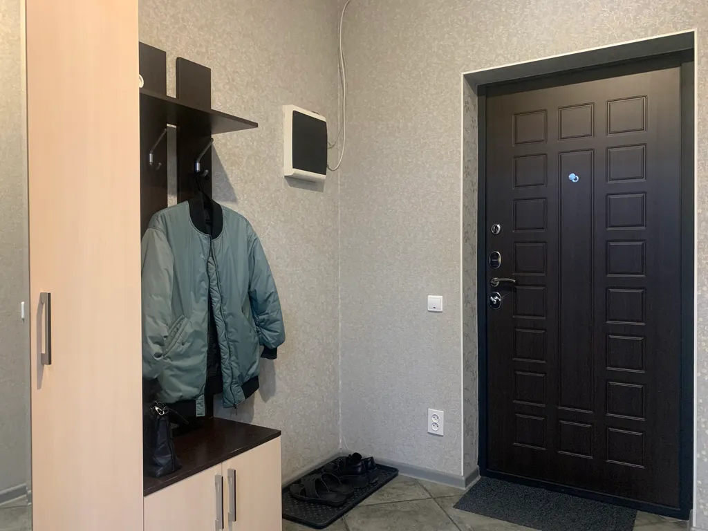 Апартамент с балконом возле аэропорта