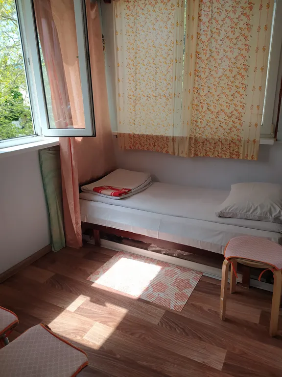 Уютная квартира с двумя балконами в центре поселка, от моря 20 минут пешком