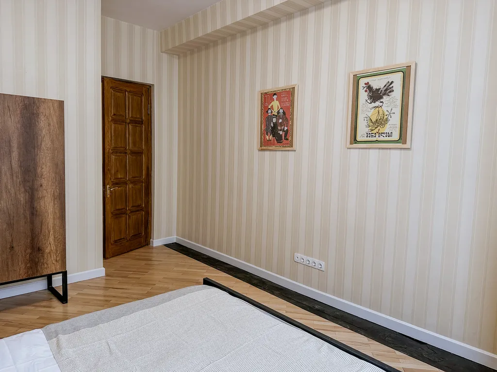 Лафамилия Тбилиси на площади Свободы