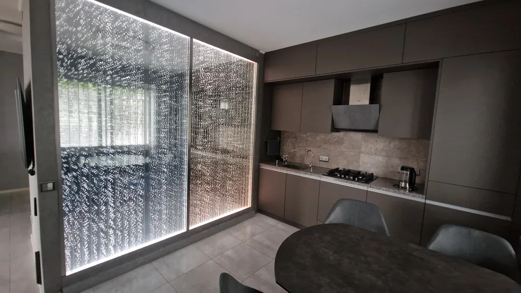 Апартамент с потрясающим видом, шумом и запахом моря