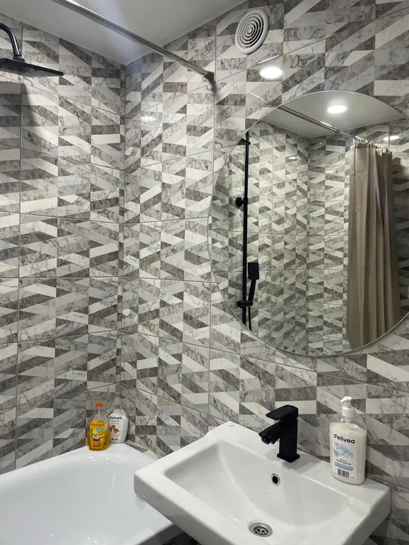 Квартира с новым ремонтом у вокзала