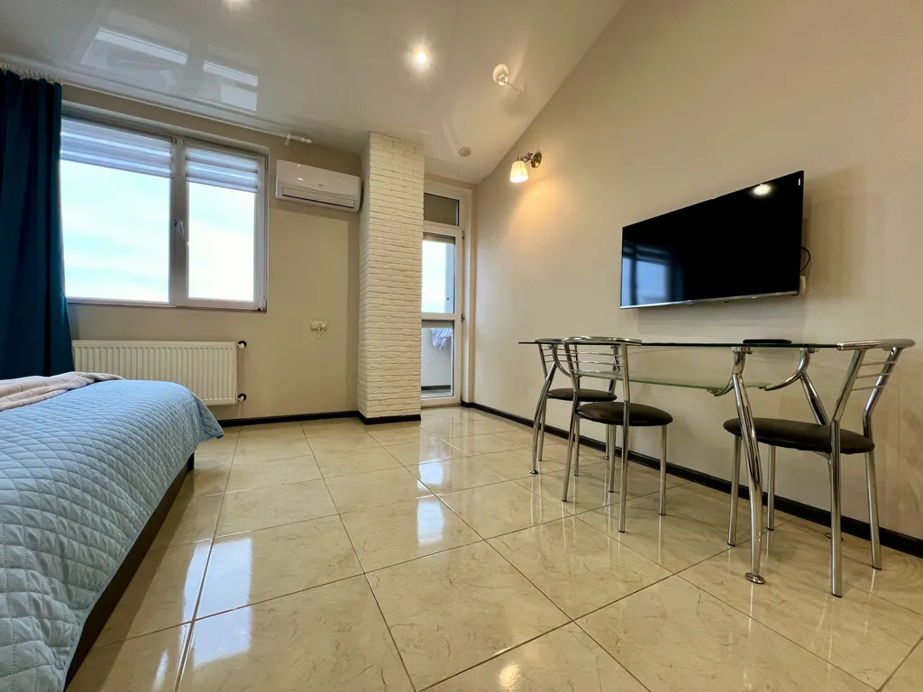 Рядом парк Победы Херсонес не берем оплату за уборку