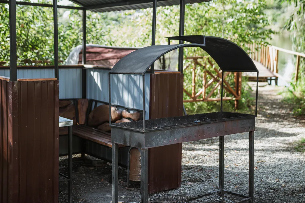 Дом у озера с сауной и банным чаном