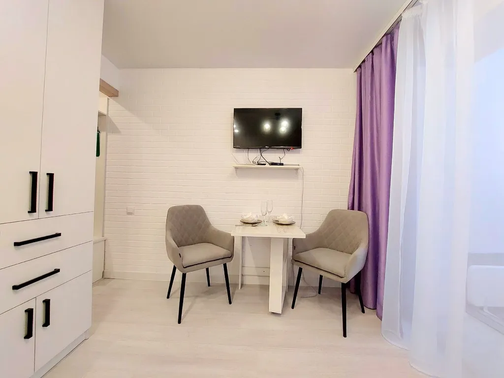 Новая студия с панорамным балконом в Новом городе у парка Прибрежный