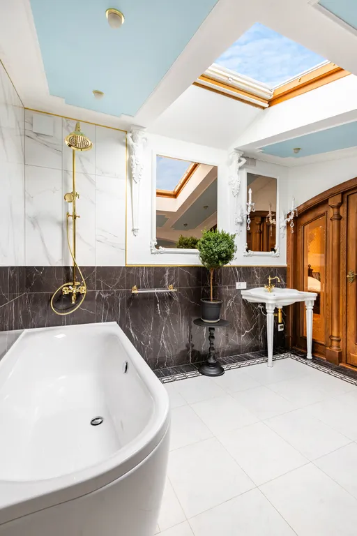 Уникальная видовая квартира в центре