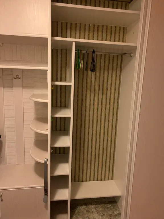 Трёхкомнатная квартира в микрорайоне Малиновка