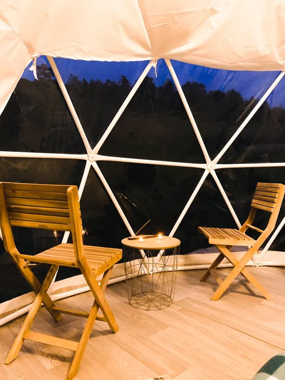 Уютный купол на острове Кунашир