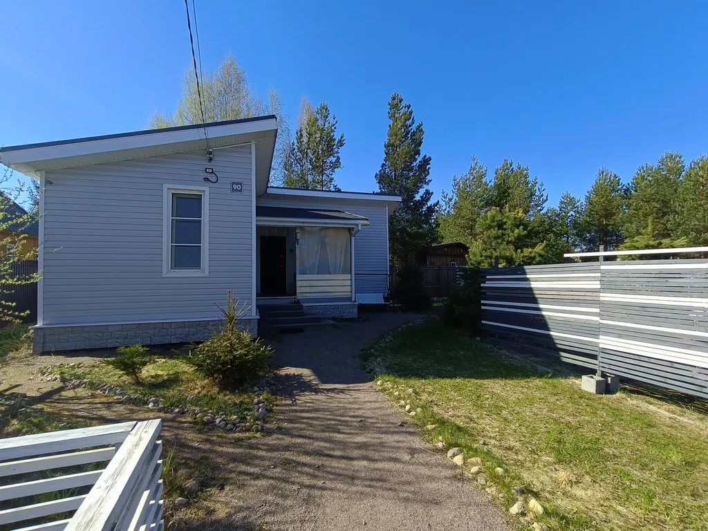 Мини коттедж с сауной и крытой террасой