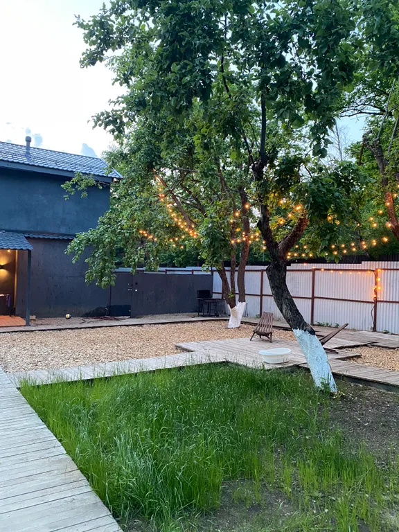 Коттедж Домик с яблонями — Москва