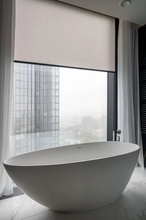 Просторные трёхкомнатные апартаменты в центре города в Capital Towers