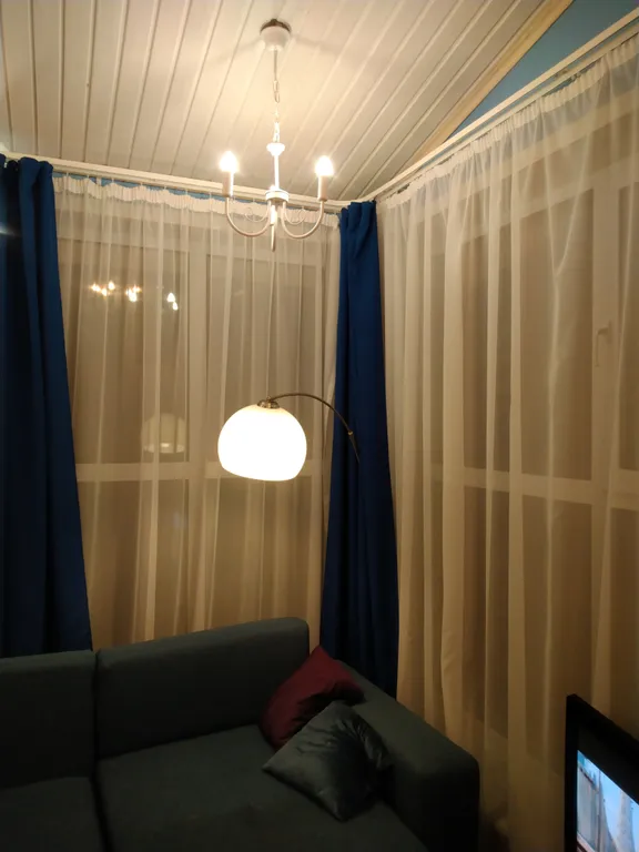 Дом усадьбы Александровские Горы на берегу озера Кривое