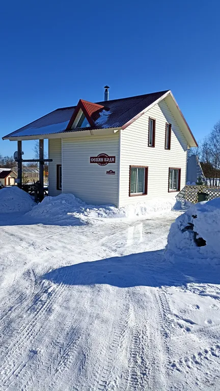 Дом на берегу реки