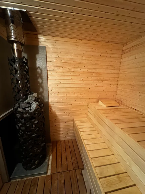 Уютное Бунгало в лесу у горнолыжного склона и пляжа Сорочаны