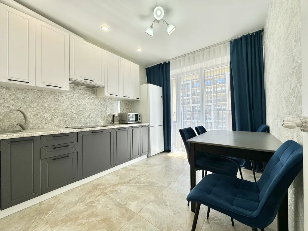 Двухкомнатная квартира с прямым видом на море