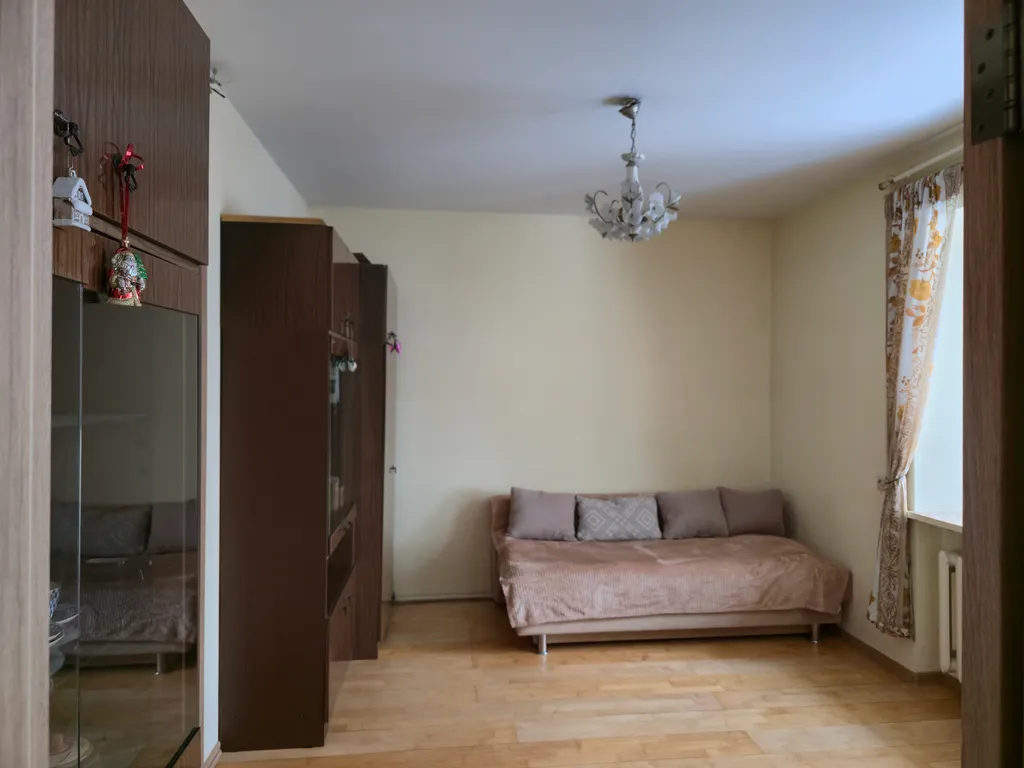 Вместительный, теплый дом на берегу реки Воря