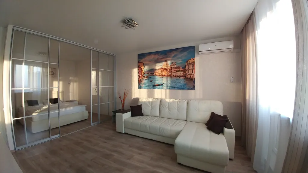 Очень стильная и светлая квартира-студия в центре