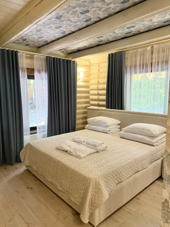 Vip дом с четырьмя спальнями и кухней