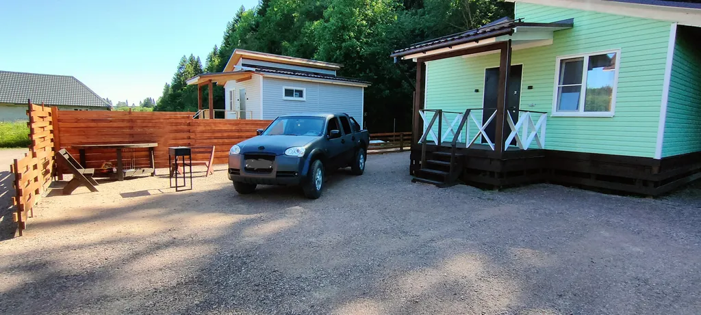 Дом у скалы