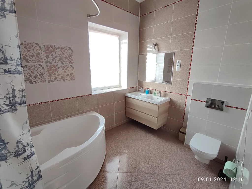 Добрый дом с баней и большим залом-камином