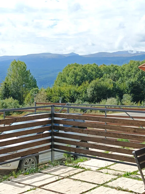 Дом двухместный с видом на горы