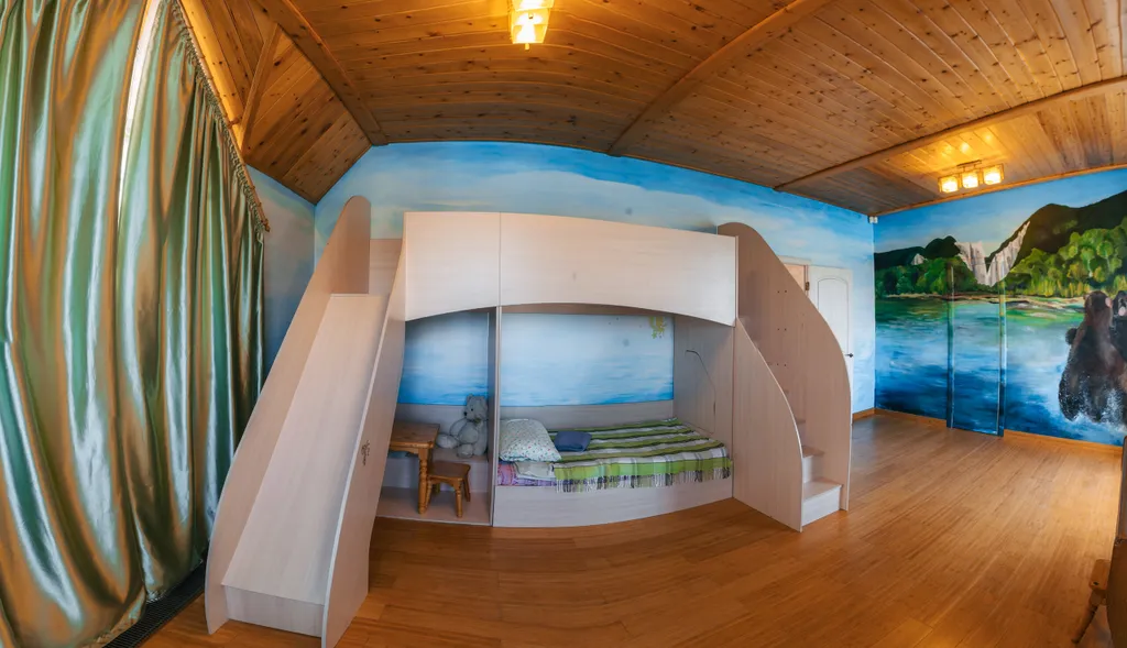 Современный дом в тихом месте