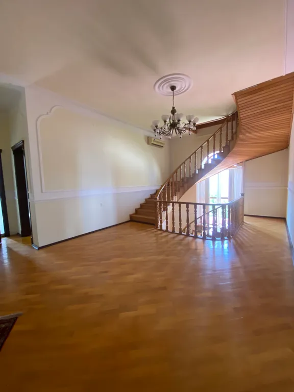 Дом напротив фонтана с потрясающим видом на крепость, фонтан и море