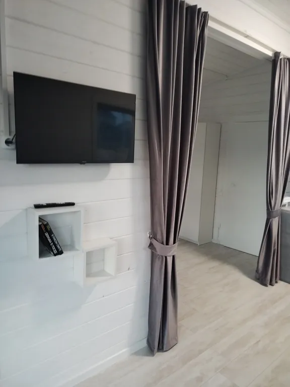 Белоснежный дом у горнолыжного курорта