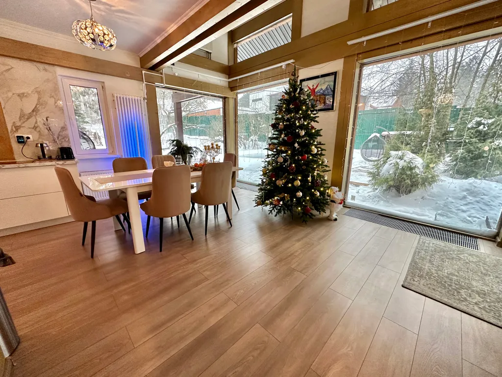 Коттедж Топ, шале у парка, бассейн на улице, русская баня, чан, река, лес — Одинцово