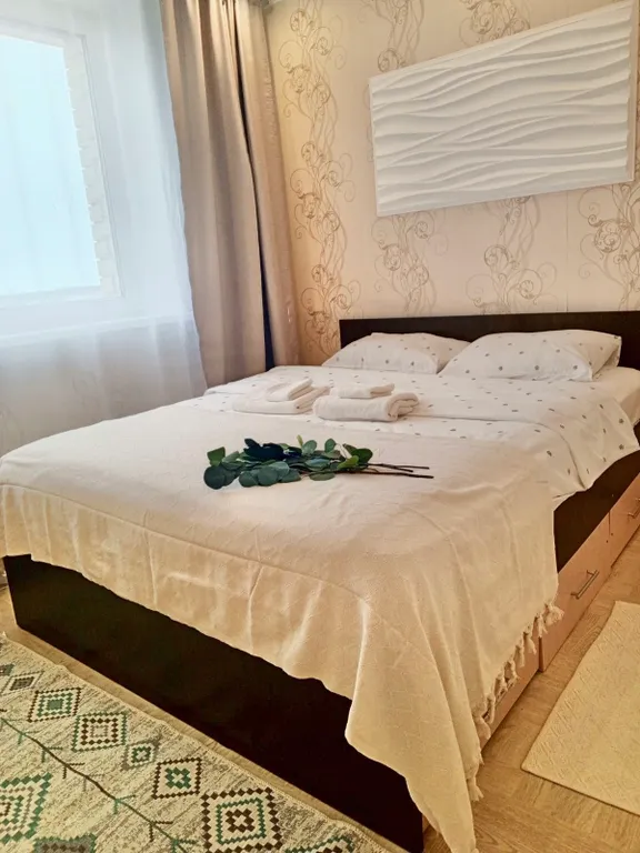 Возле ленты уютная студия