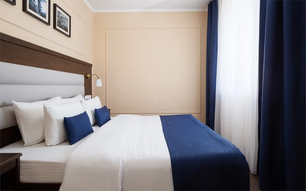 Family Room with balcony