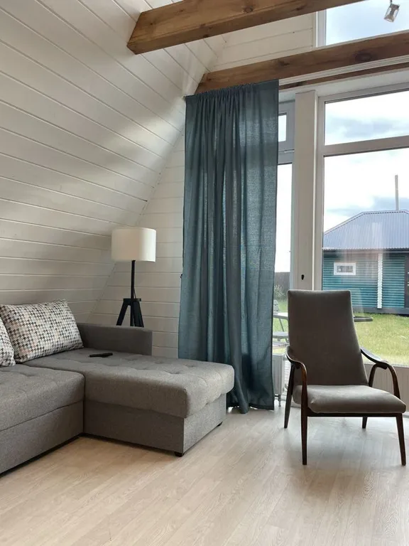 Уютный, современный домик в стиле а-фрейм