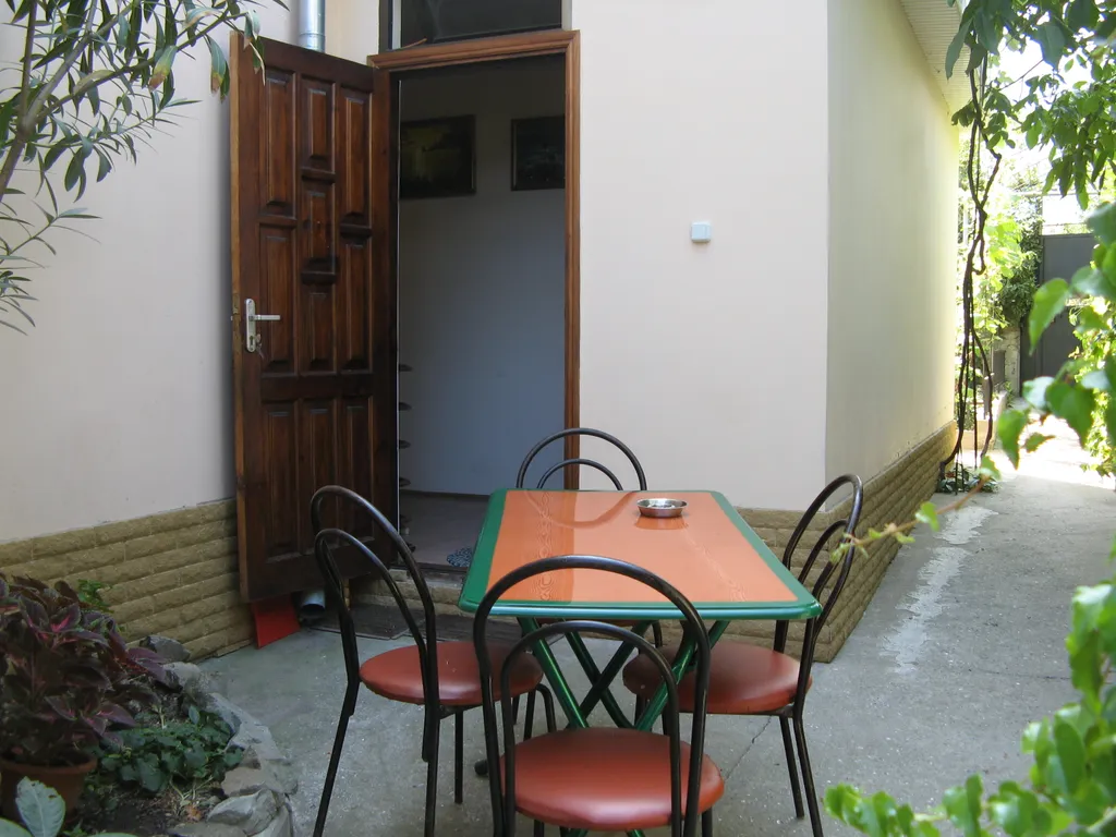 Коттедж Капитальный домик с отдельным входом в нижней части города — Ялта