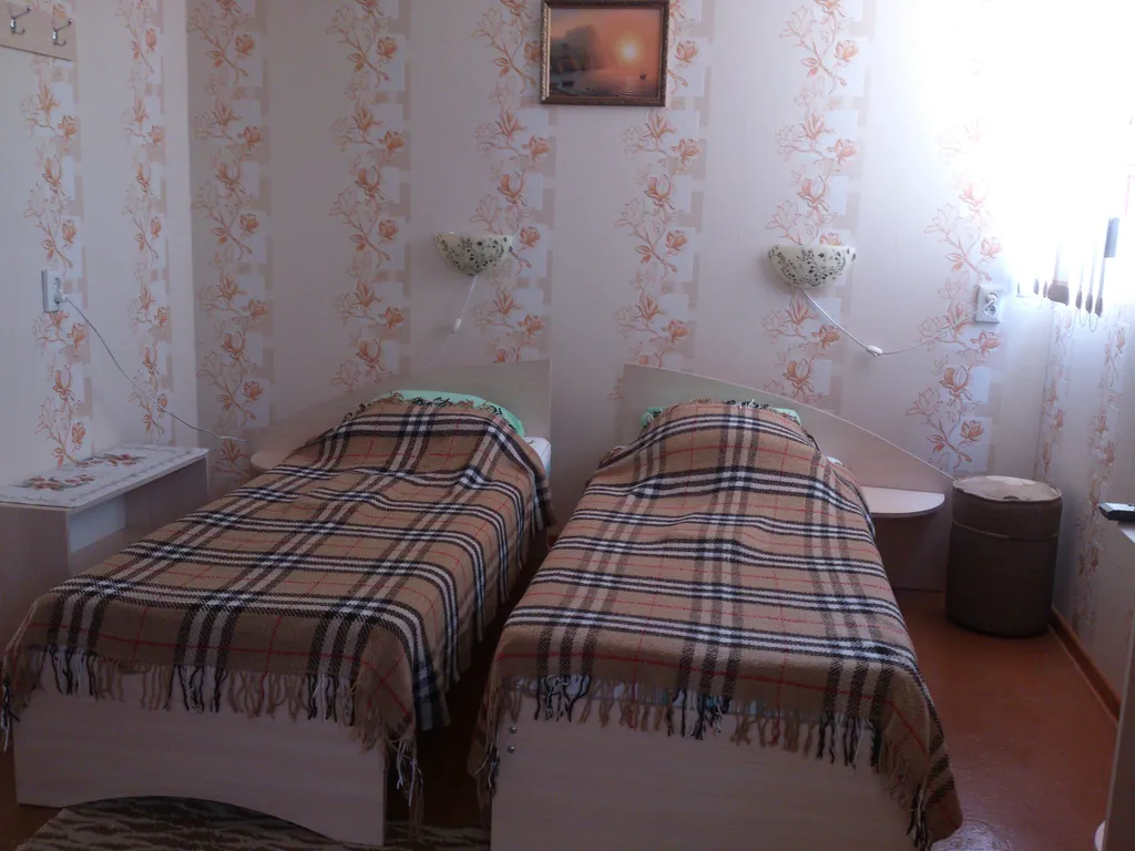 Просторная комната с кондиционером в частном доме