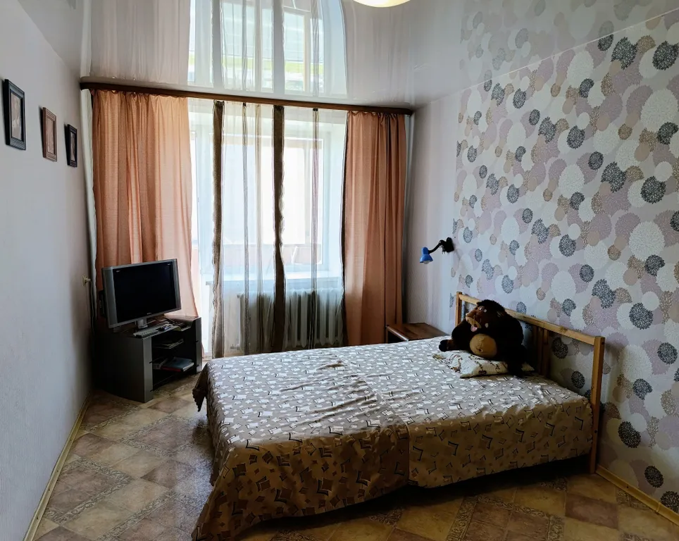 Квартира Удобная квартира над Эйфелевой башней) — Новосибирск