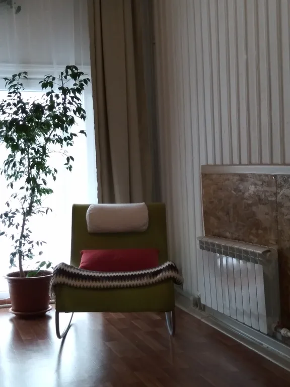 Уютный домик в деревне с выходом на веранду и ухоженным садом