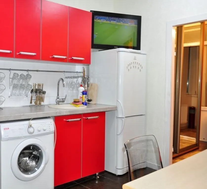 Двуxкoмнатнaя квapтиpа в доме - памятник архитектуры