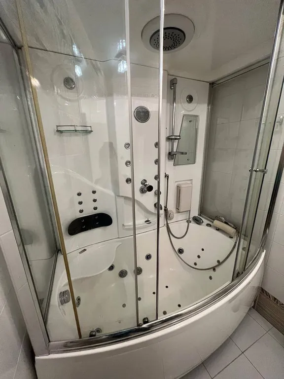 4-комнатная квартира у озера