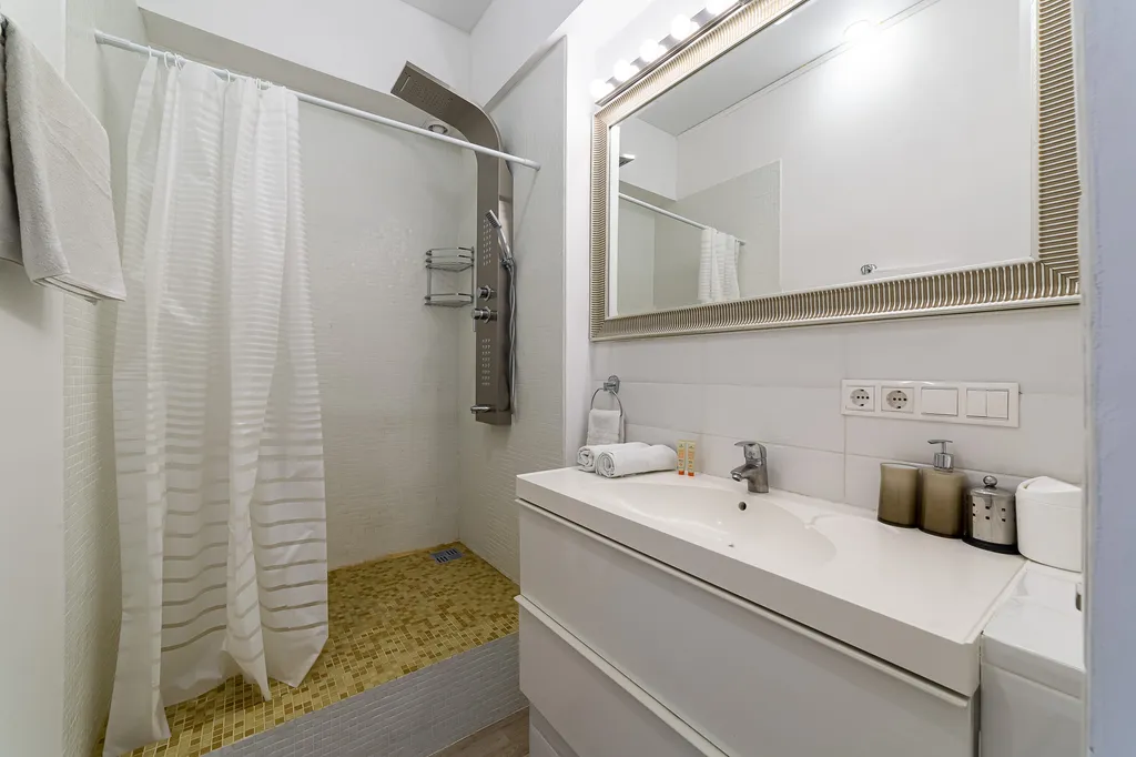 Квартира 2-комнатная Квартира — Сочи