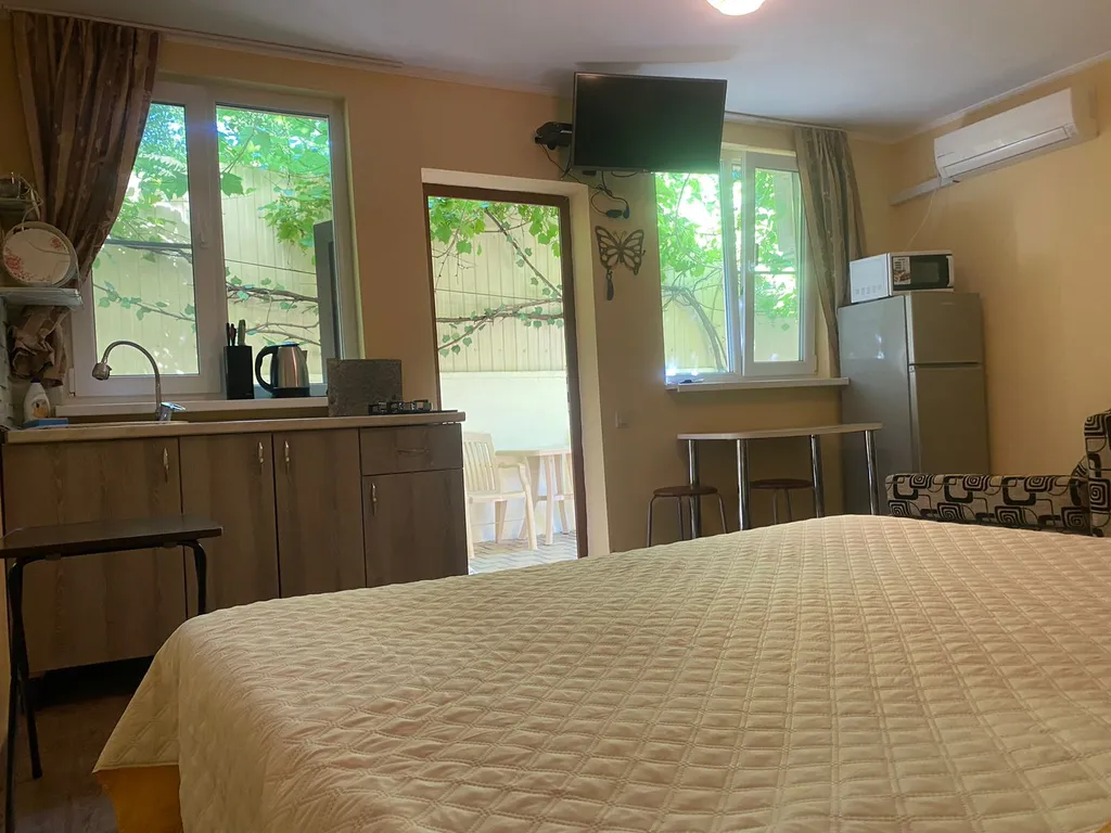 Квартира Номер с кухней и санузлом — аренда посуточно в Небуг