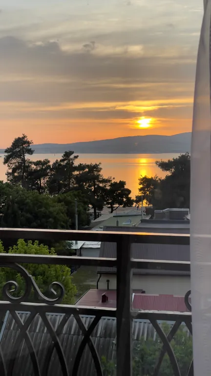 Уютная квартира с видом на море, 2 минуты пешком до пляжа