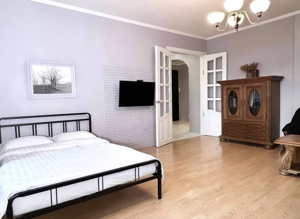 Большая изолированная трёхкомнатная квартира в самом центре